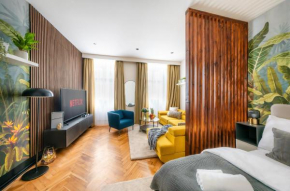 4BR+2Bath Old Town family Oasis luxury apartment